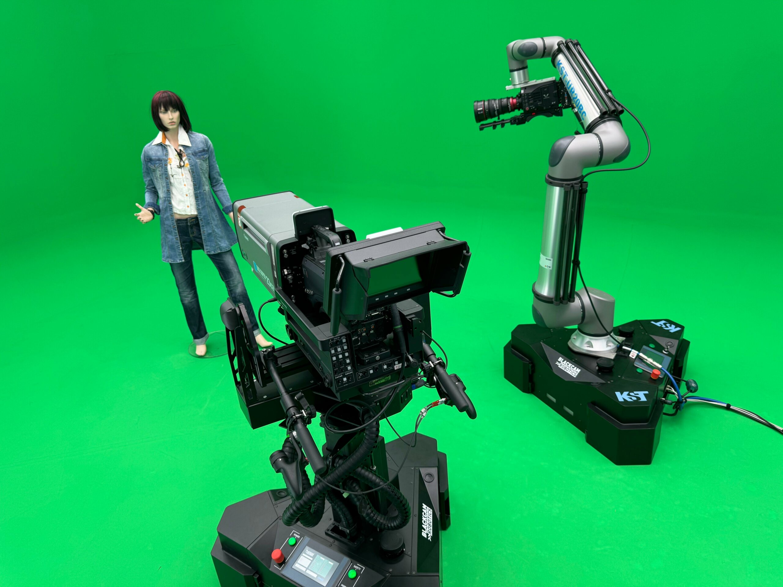 Product innovation: MANTIS camera robot